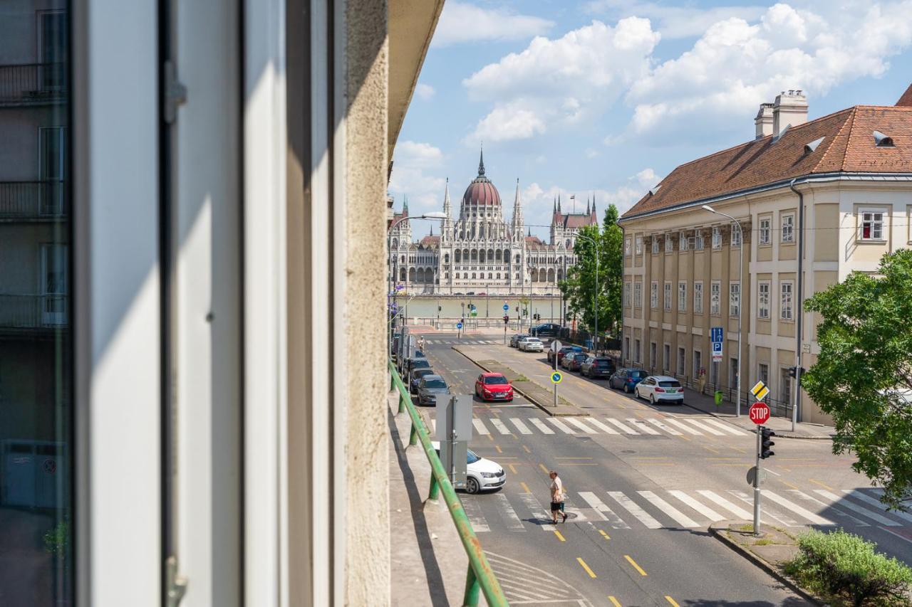 Bright Studio With Parliament View, Free Public Parking Nearby, Budapest